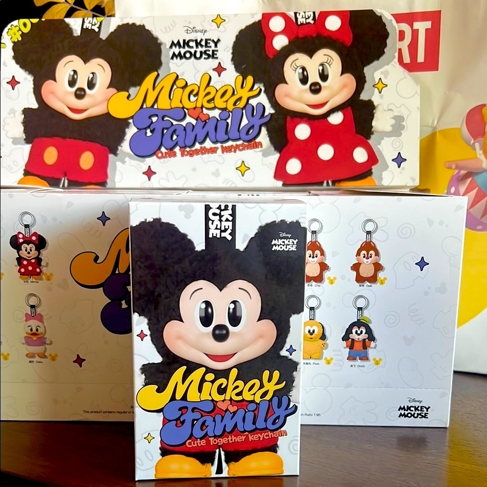 Pop Mart Disney Mickey Mouse Family Keychain Bag Charm NEW CONFIRMED OPEN BOX - Picture 2 of 6